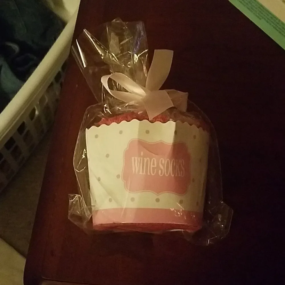 Cupcake wine socks